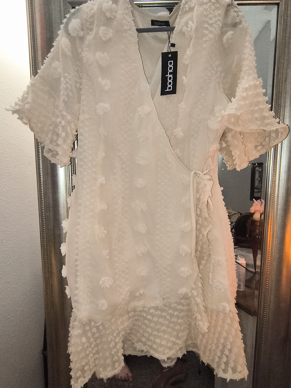 Boohoo Plus White Swiss Dot Wrap Dress NWT Size 16 Flutter Sleeve Ruffle Hem